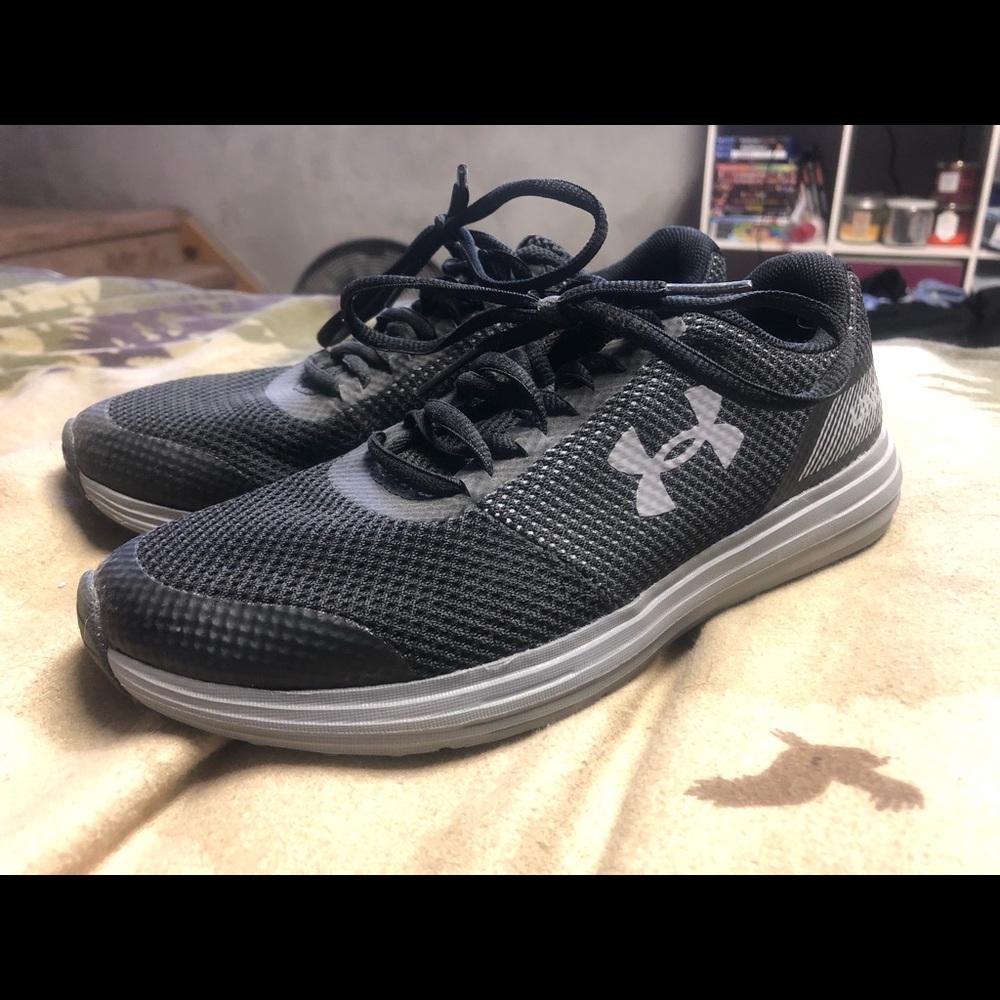 Under Armour Sneakers